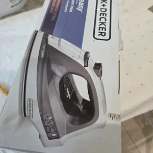 BLACK+DECKER Light N' Easy Compact Steam Iron