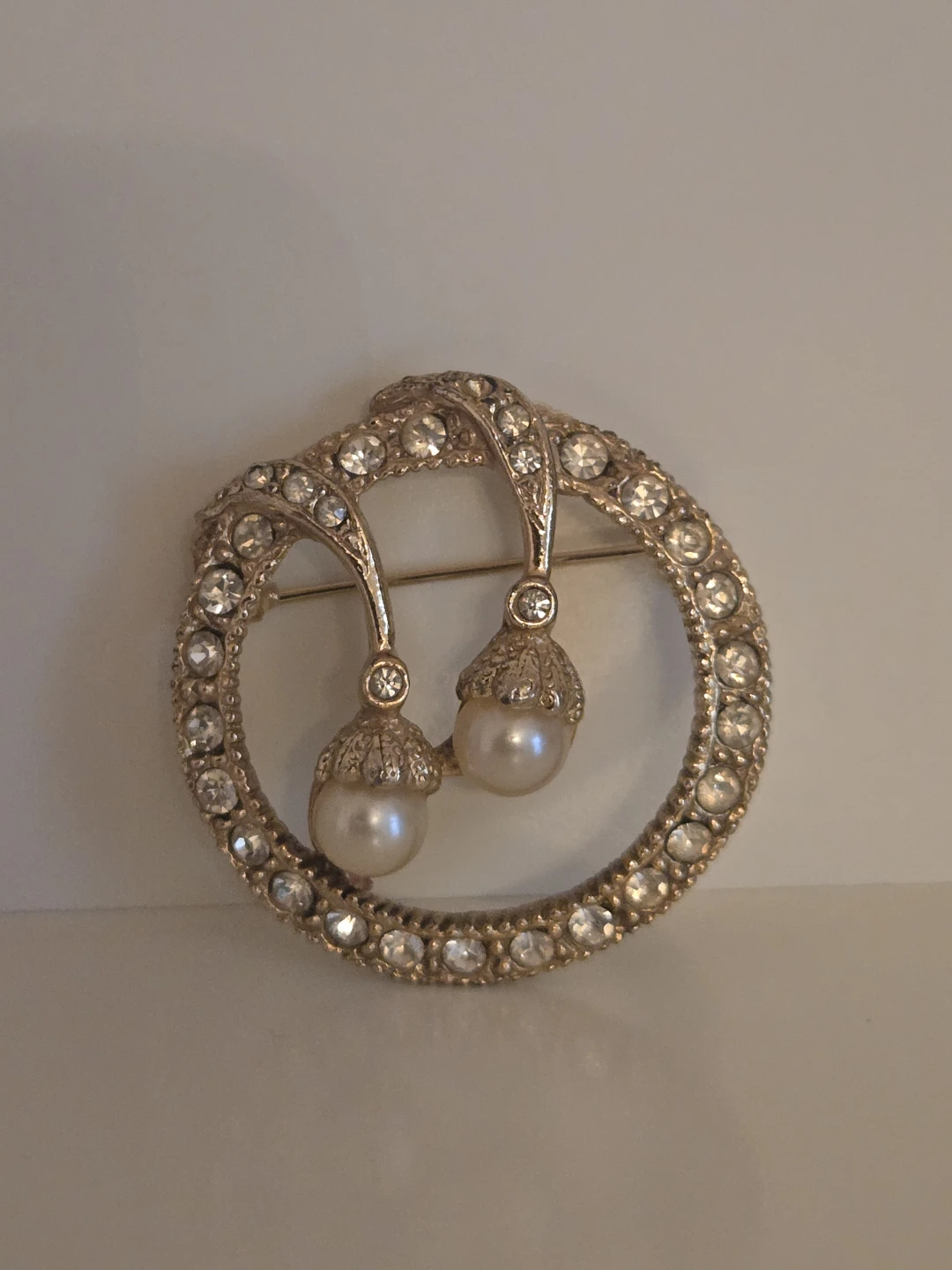 Vintage Brooch with Faux Pearls and Rhinestones