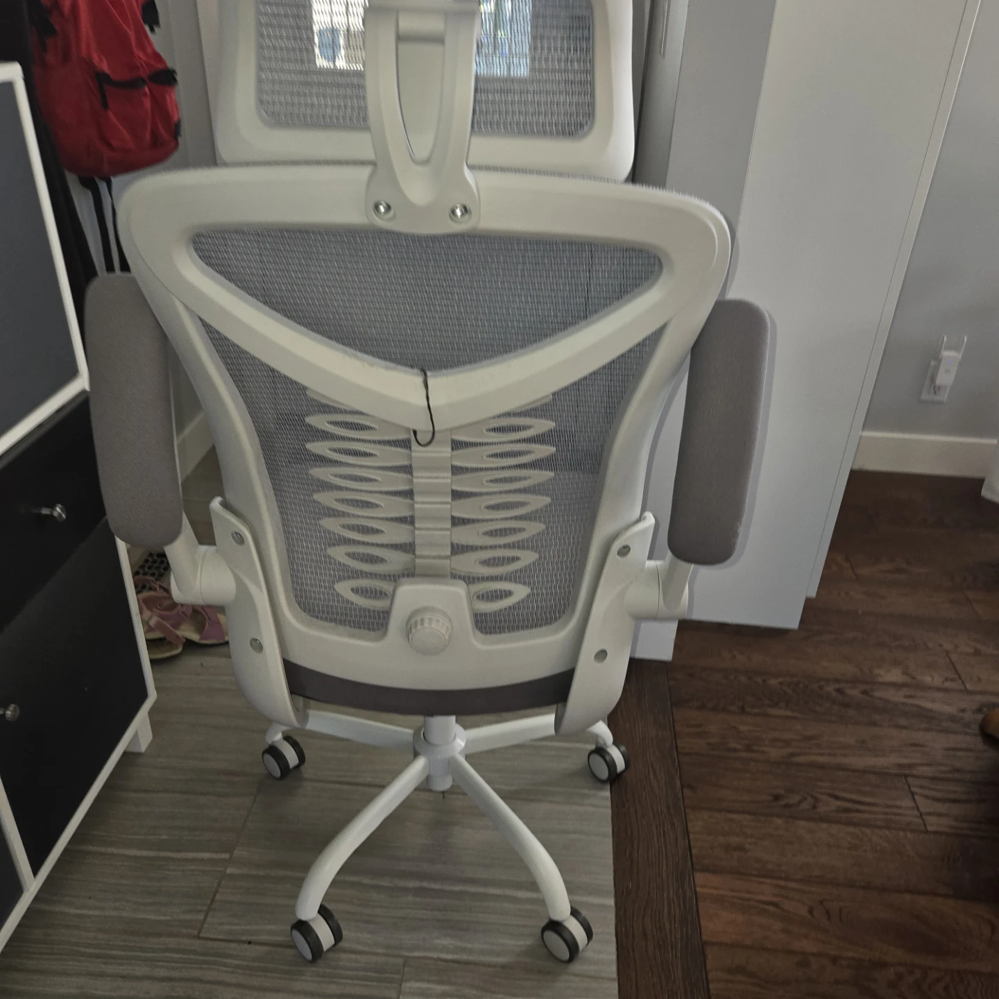 Grey Mesh Ergonomic Office Chair with Headrest - photo 2