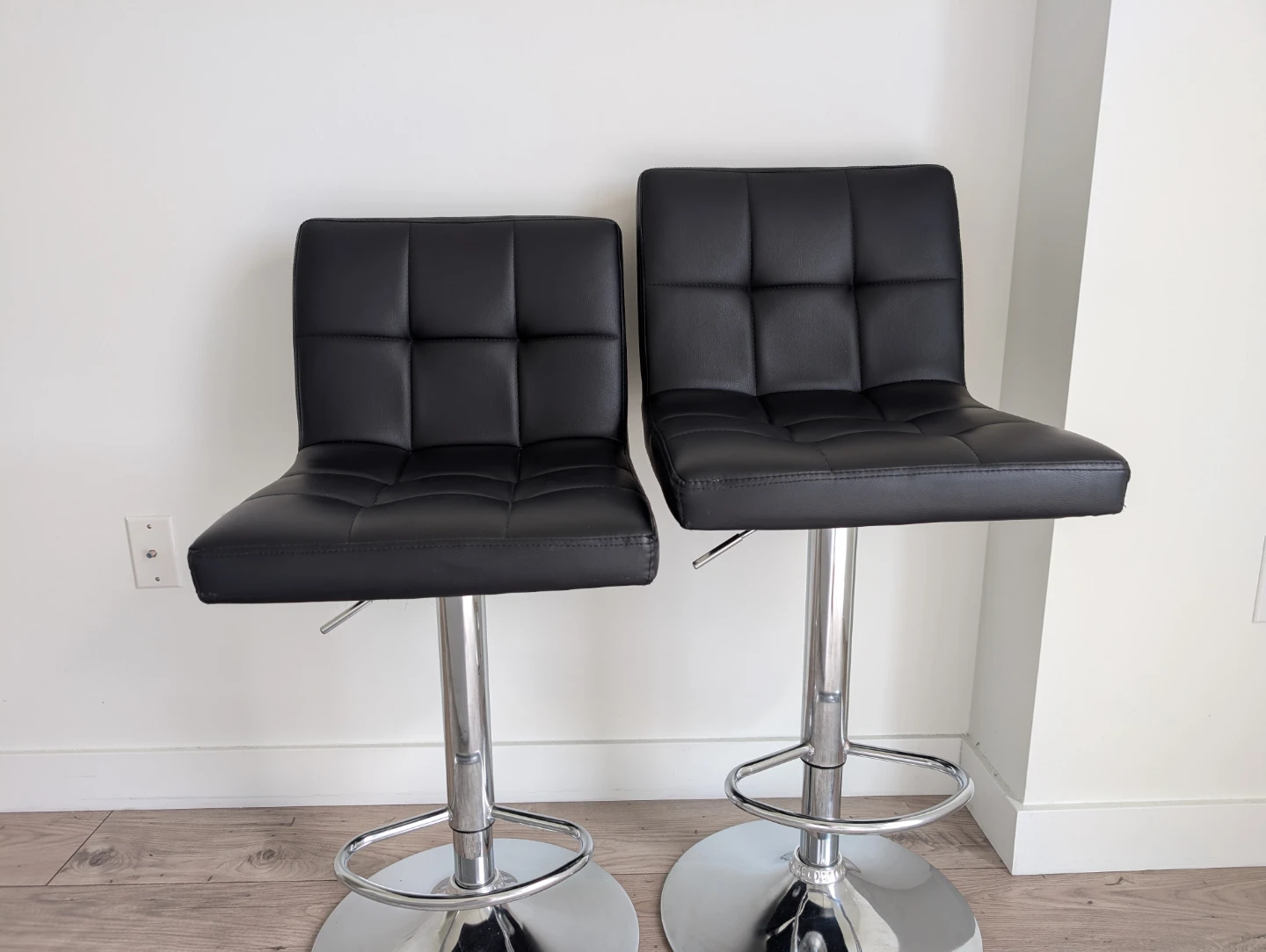 2 Black Leather Adjustable Bar Stools - photo 4