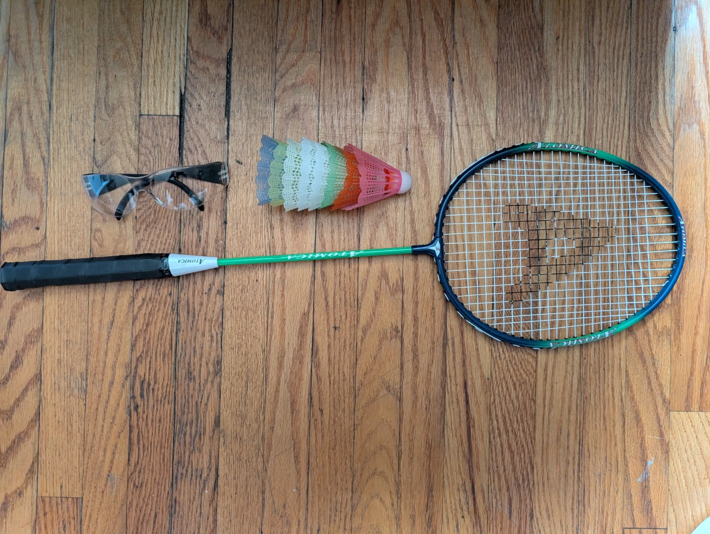 Atomica Badminton Racquet, Shuttlecocks and Glasses - photo 4