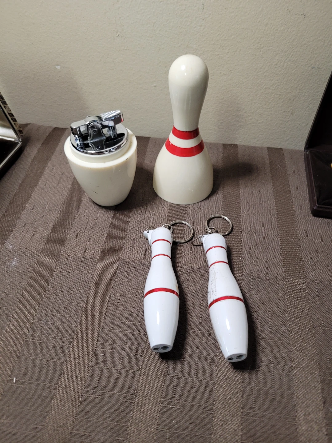 3 Vintage Bowling Pin Petrol Lighter & Keychains