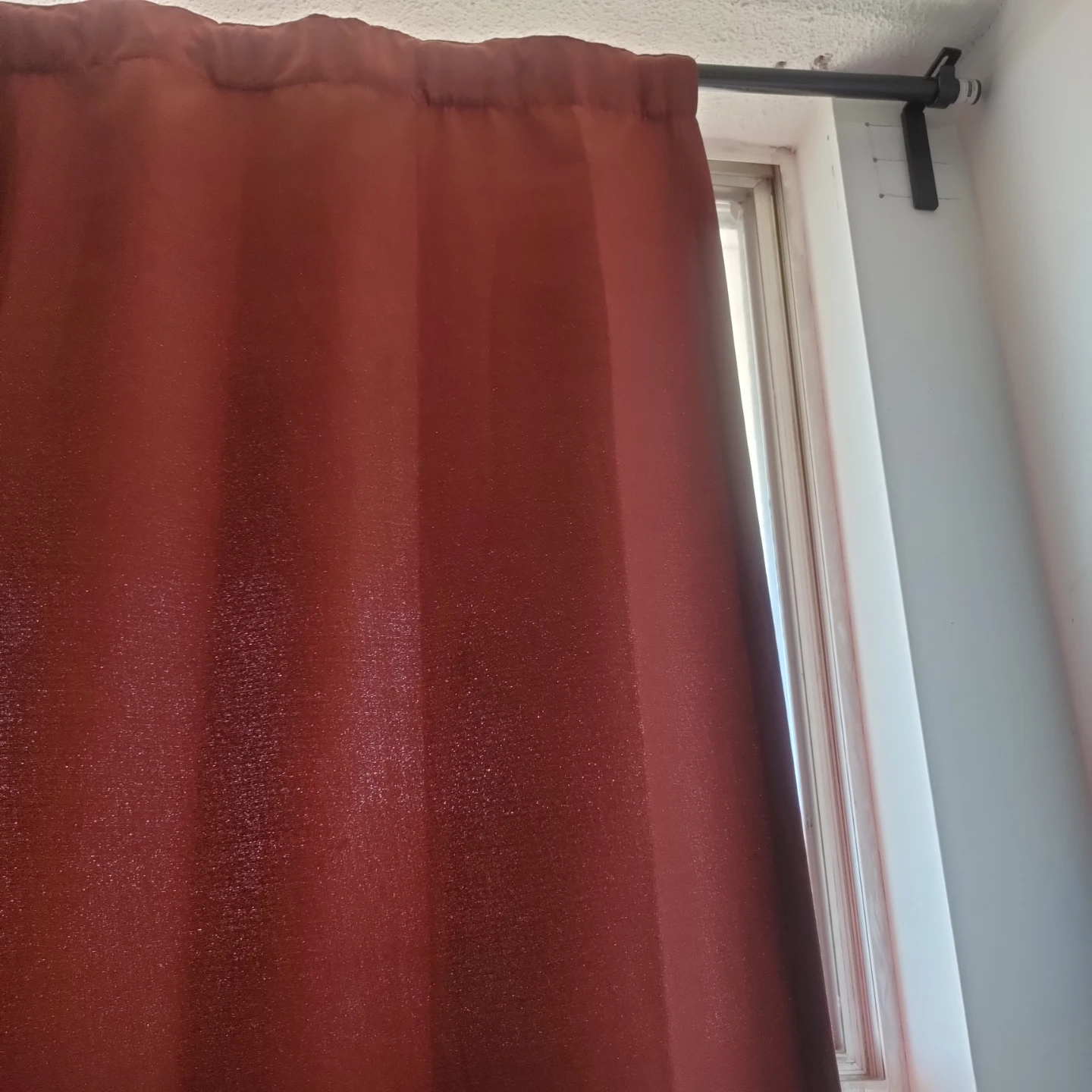 2 Red and 1  Brown Curtains & 2 Curtain rods with clamps - photo 2