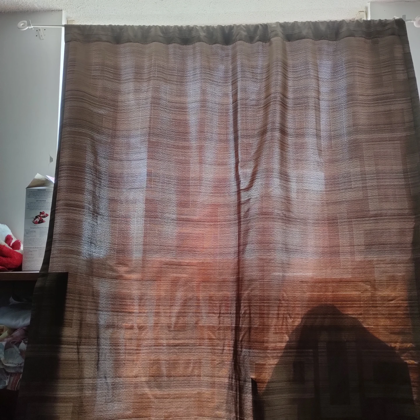 2 Red and 1  Brown Curtains & 2 Curtain rods with clamps - photo 5