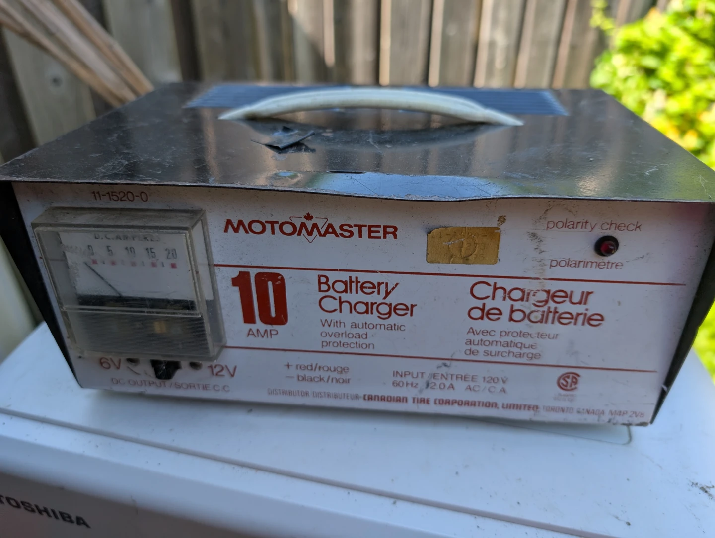 Motomaster 10 Amp Battery Charger