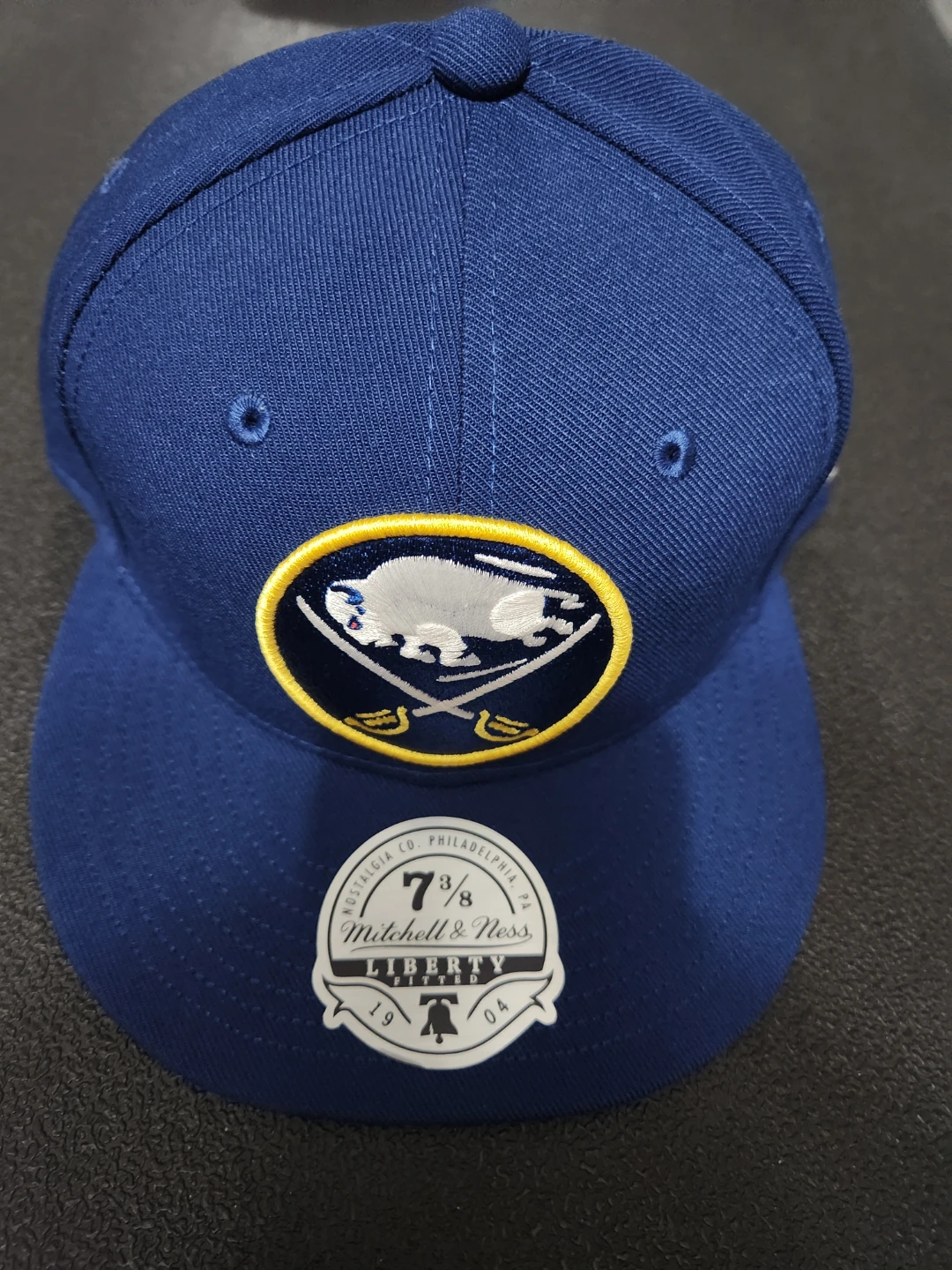 Mitchell & Ness Buffalo Sabres Fitted Cap