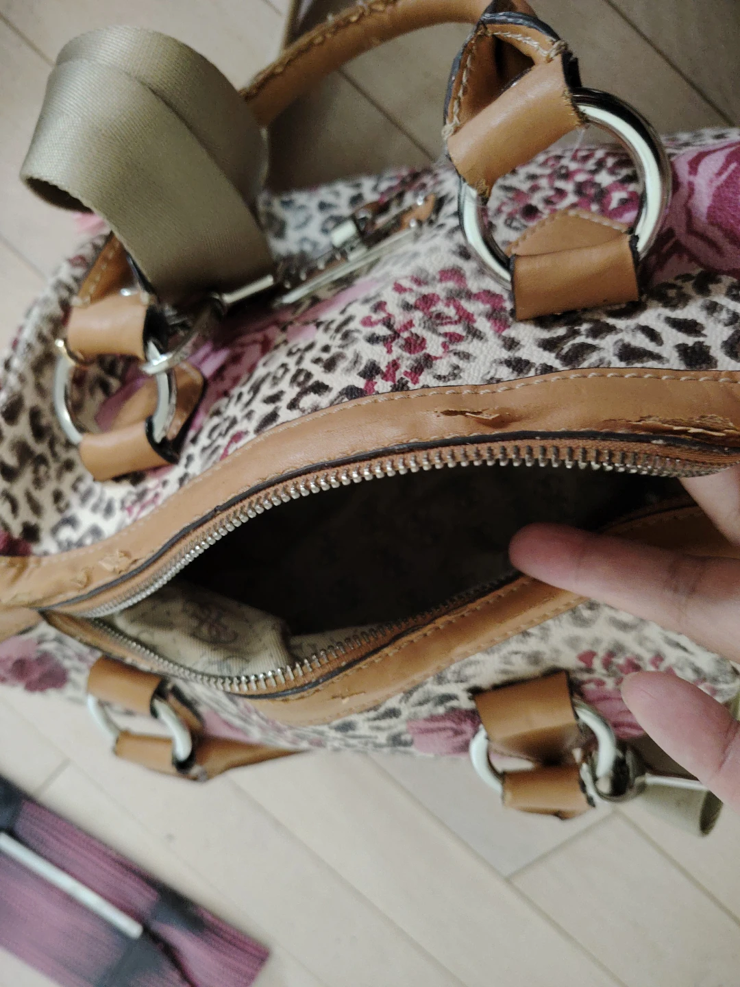 ⚽️Guess Satchel Bag - Pink Leopard Floral Print - photo 3