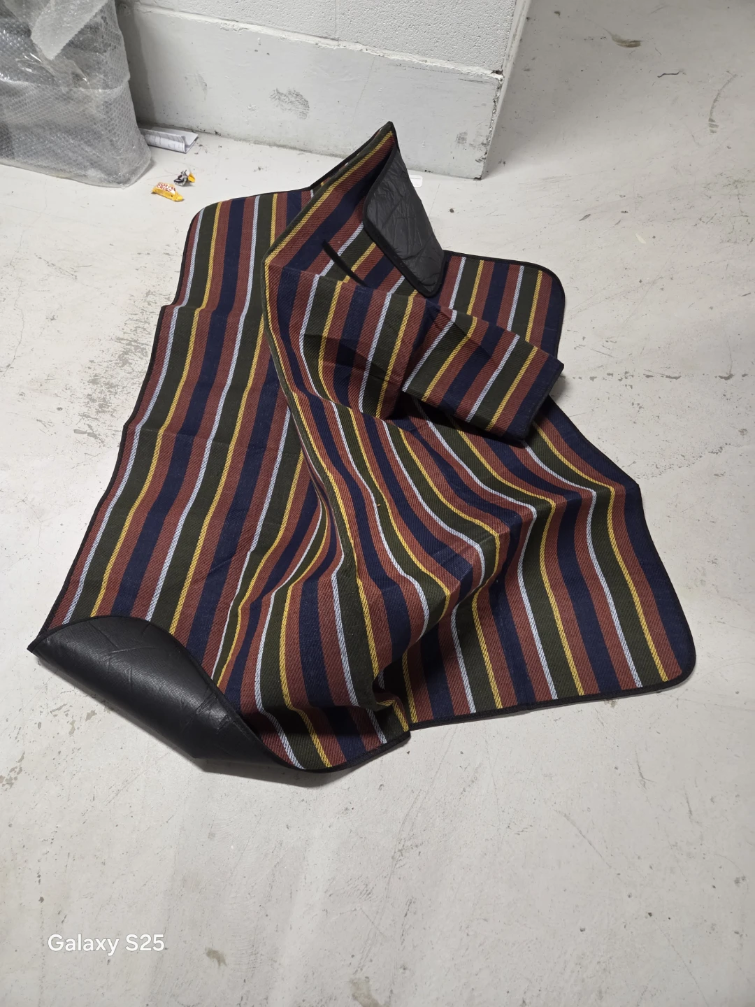 Striped Throw Blanket - photo 2
