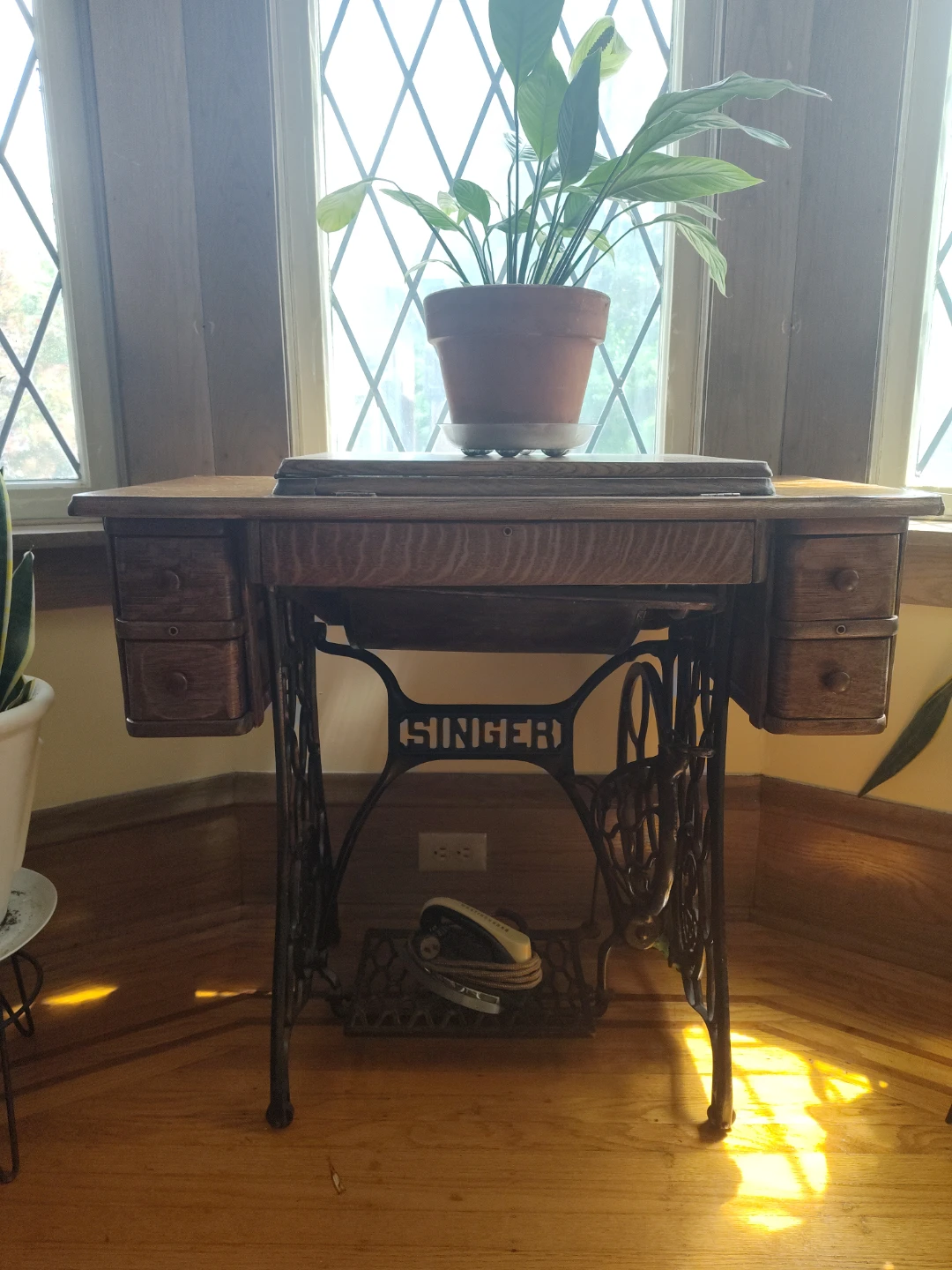 Singer Sewing Machine with Wooden Cabinet