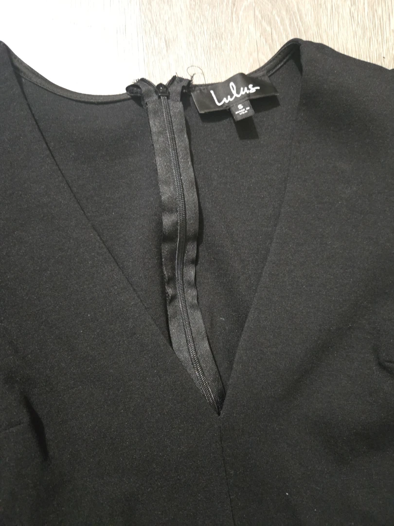 Lulus Black Long Sleeve V-Neck Mini Dress - Size S