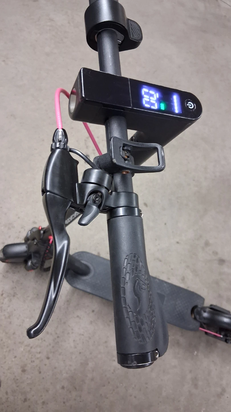 Escooter Dual Suspension Foldable, Fast, Battery Excellent - photo 3