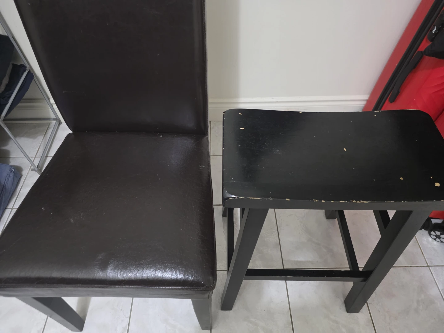 2 Black Dining Chairs 🪑 & 2  Black Side Tables - photo 2