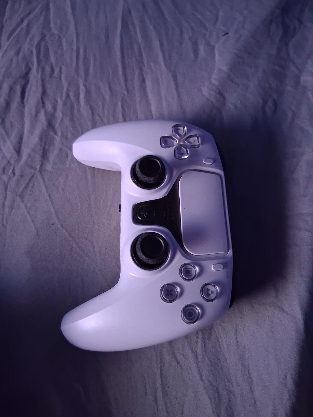 White Wireless Game Controller
