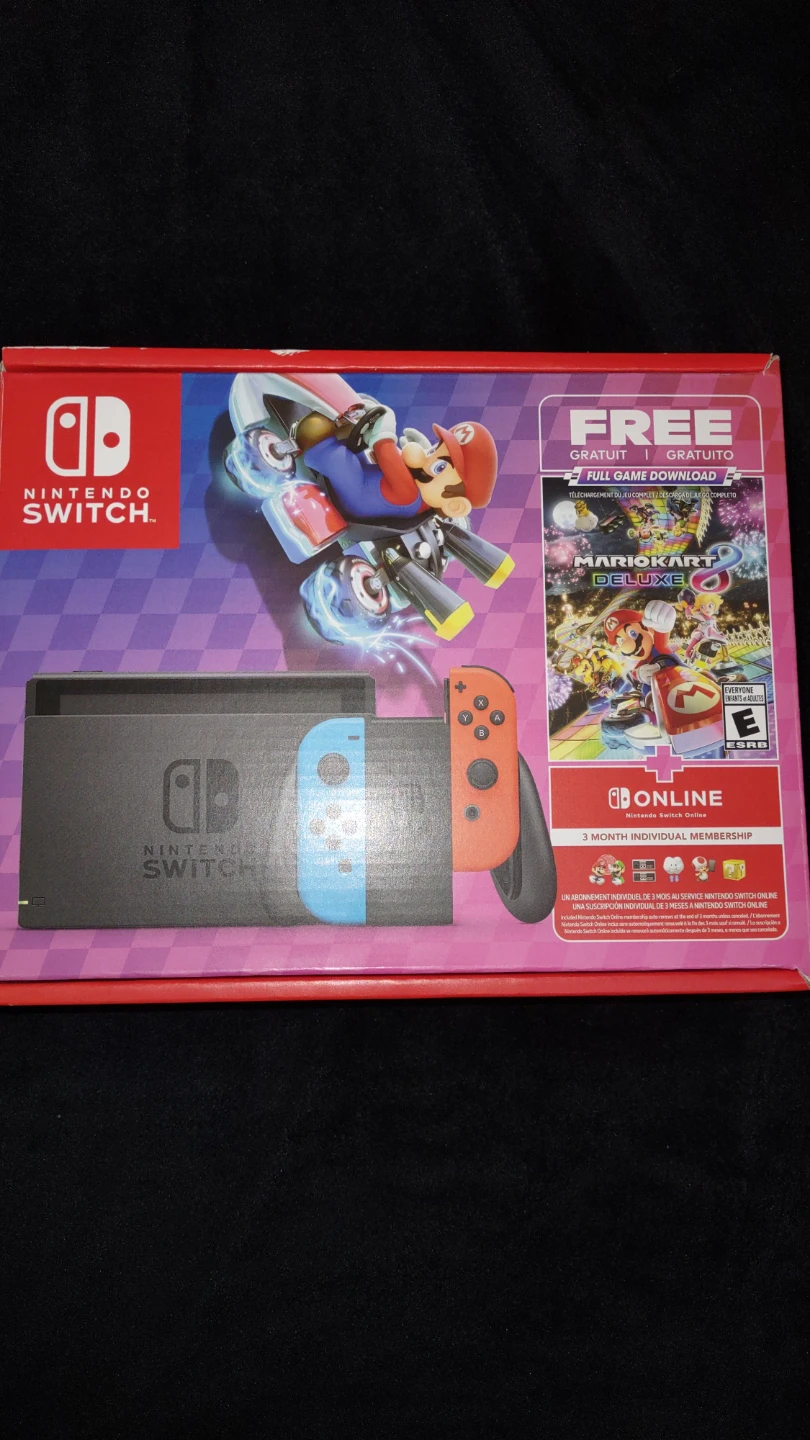 Nintendo Switch Mario Kart 8 Deluxe Bundle