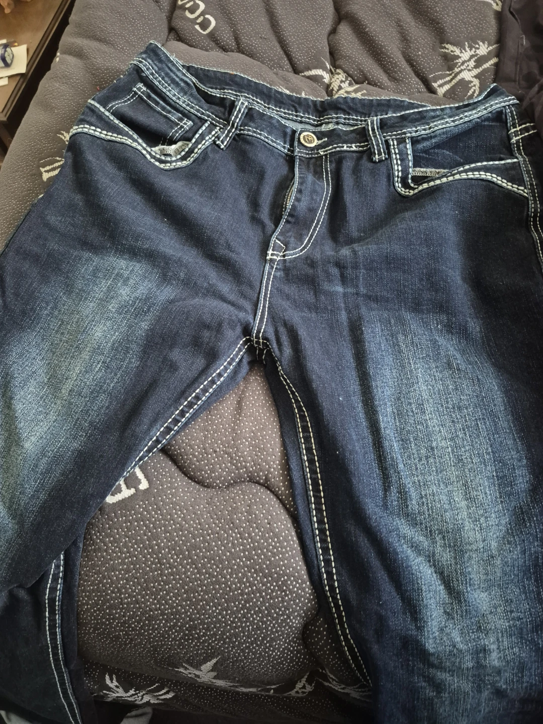 ESDVQ Men's Dark Wash Embellished Jeans