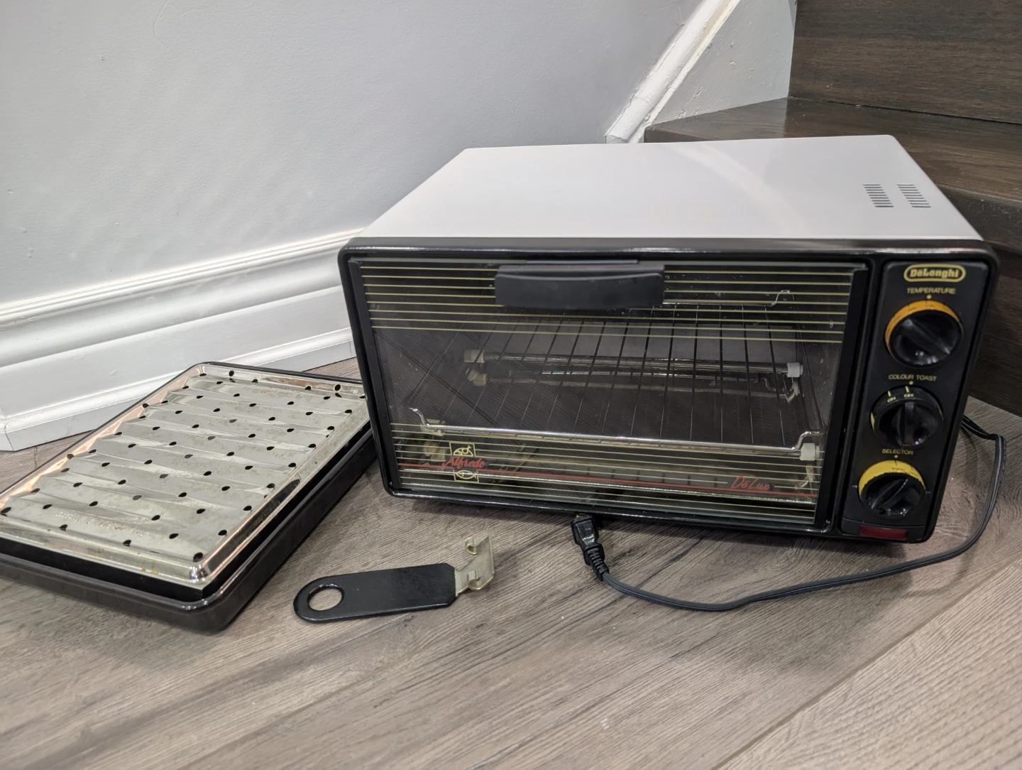 EUC - ​DeLonghi Alfredo Toaster Oven (Model XU20L)