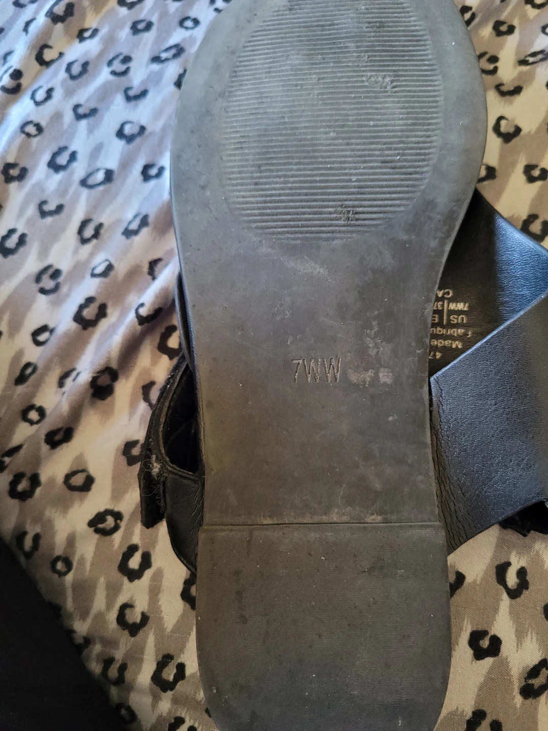 Black Thong Sandals Size 7W - photo 5