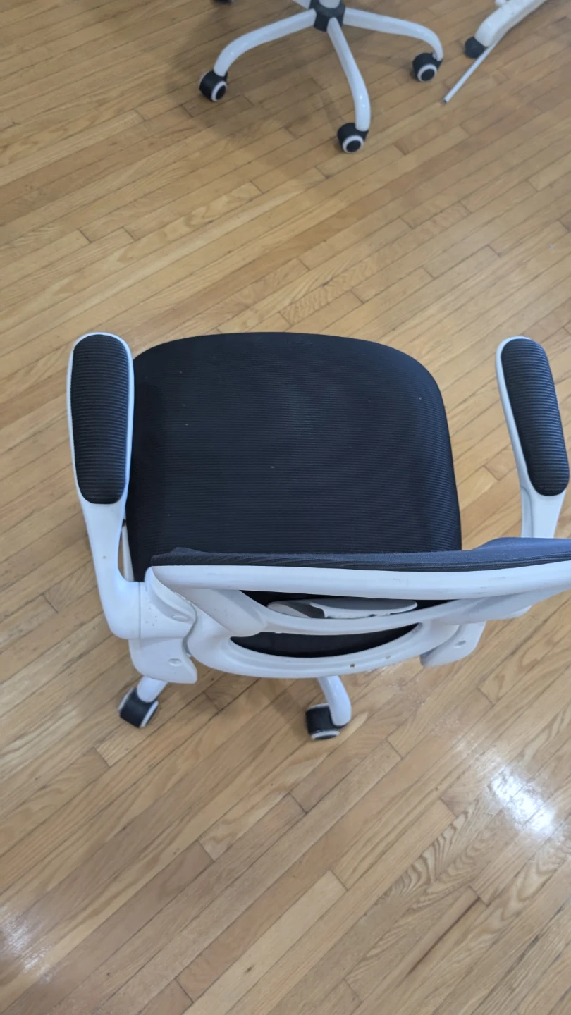 Ergonomic Office Chair - Black Mesh - photo 4