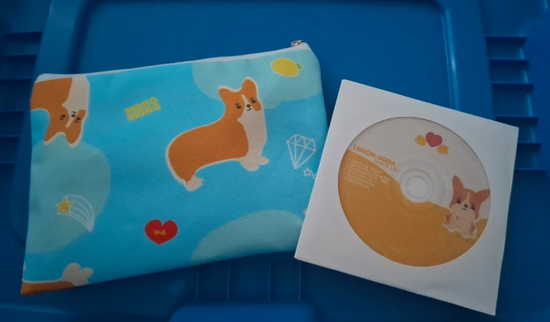 Jonghyun SHINee Kpop ⚽ Corgi Pouch & DVD