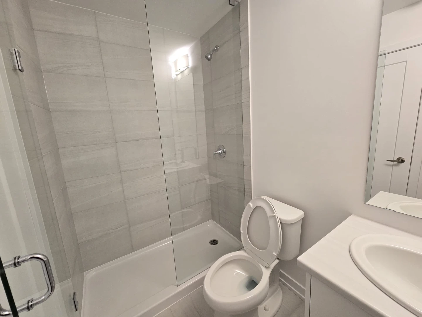 Kitchener home for rent - photo 4