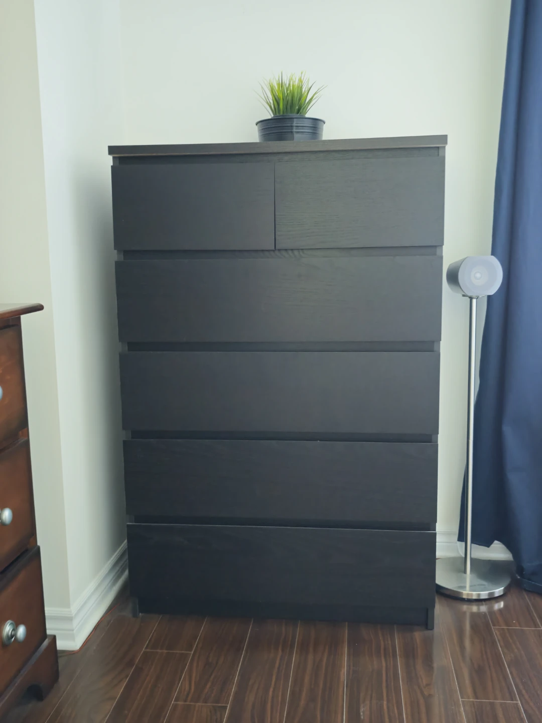 Moving Sale - IKEA MALM 6-drawer dresser - photo 2