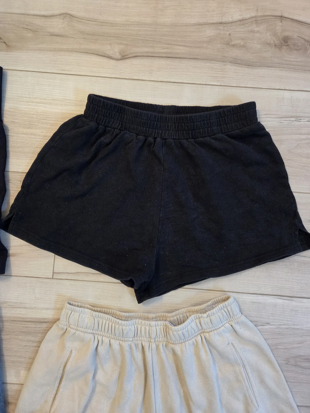 Lot of 4 Women's Short Shorts Small & Mini Skirt - photo 4
