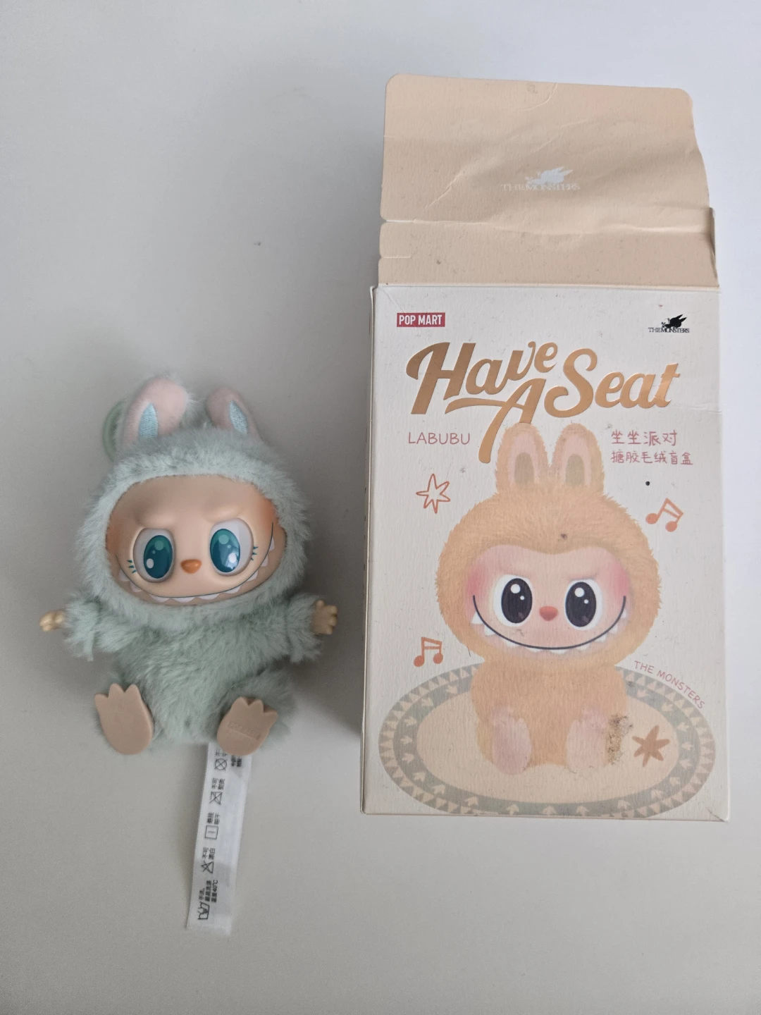 POP MART Labubu Have Seat - QuQu ⚽️