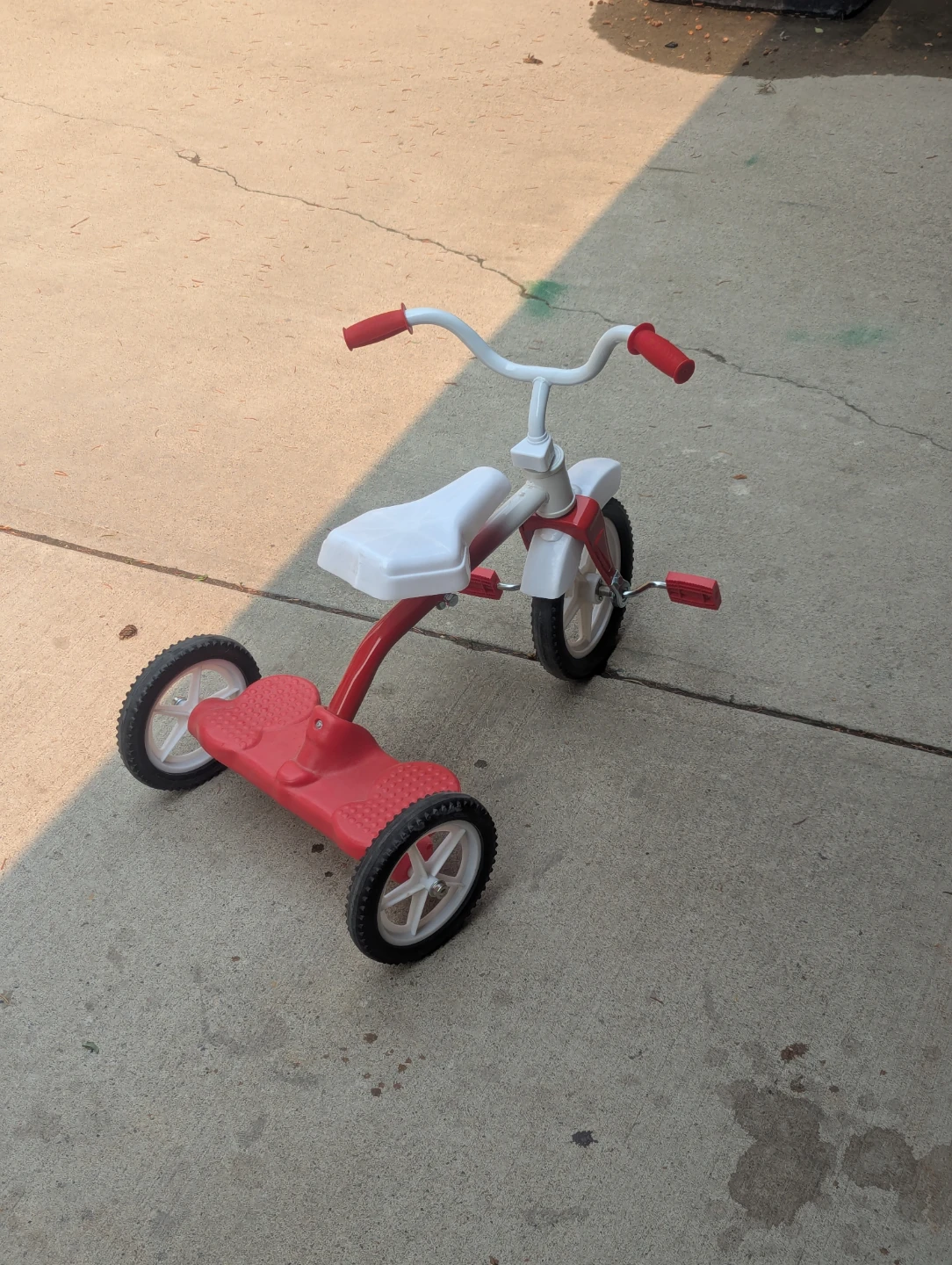 Toddler's Red & White Tricycle - photo 2