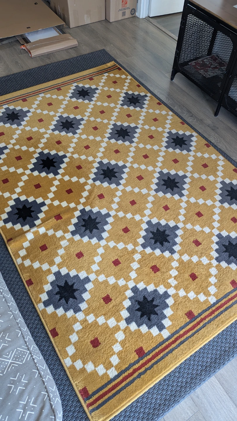 MOVING SALE - Area Rug with Geometric Pattern - photo 2