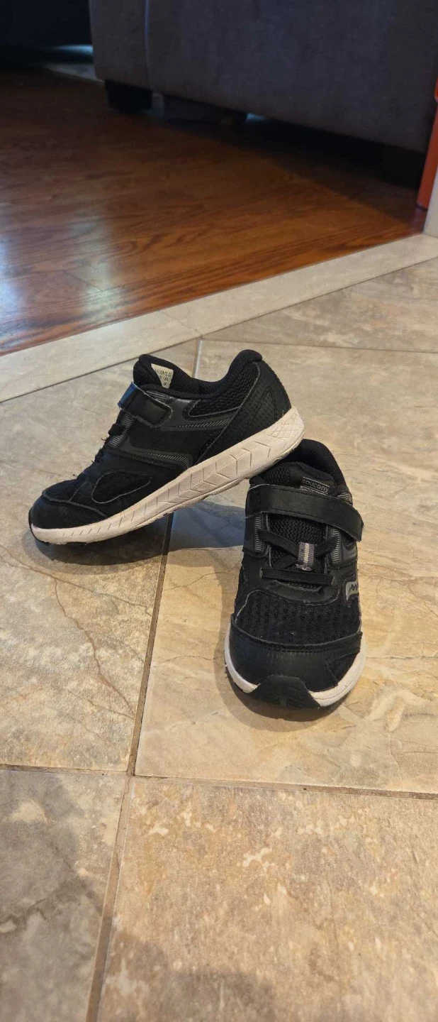 Saucony Kids Running Shoes sz 26