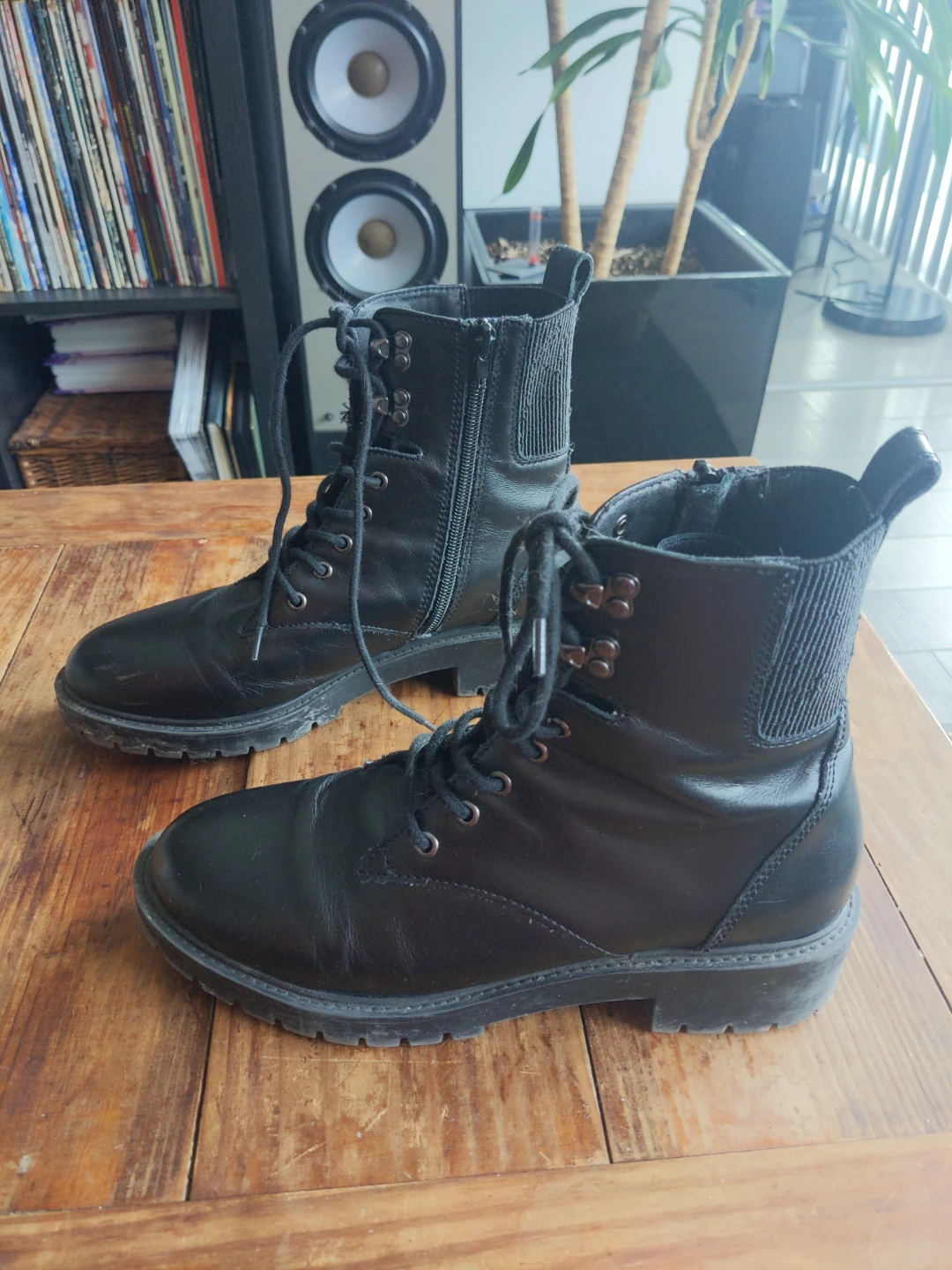 Black Leather Combat Boots. Size 9 - photo 3
