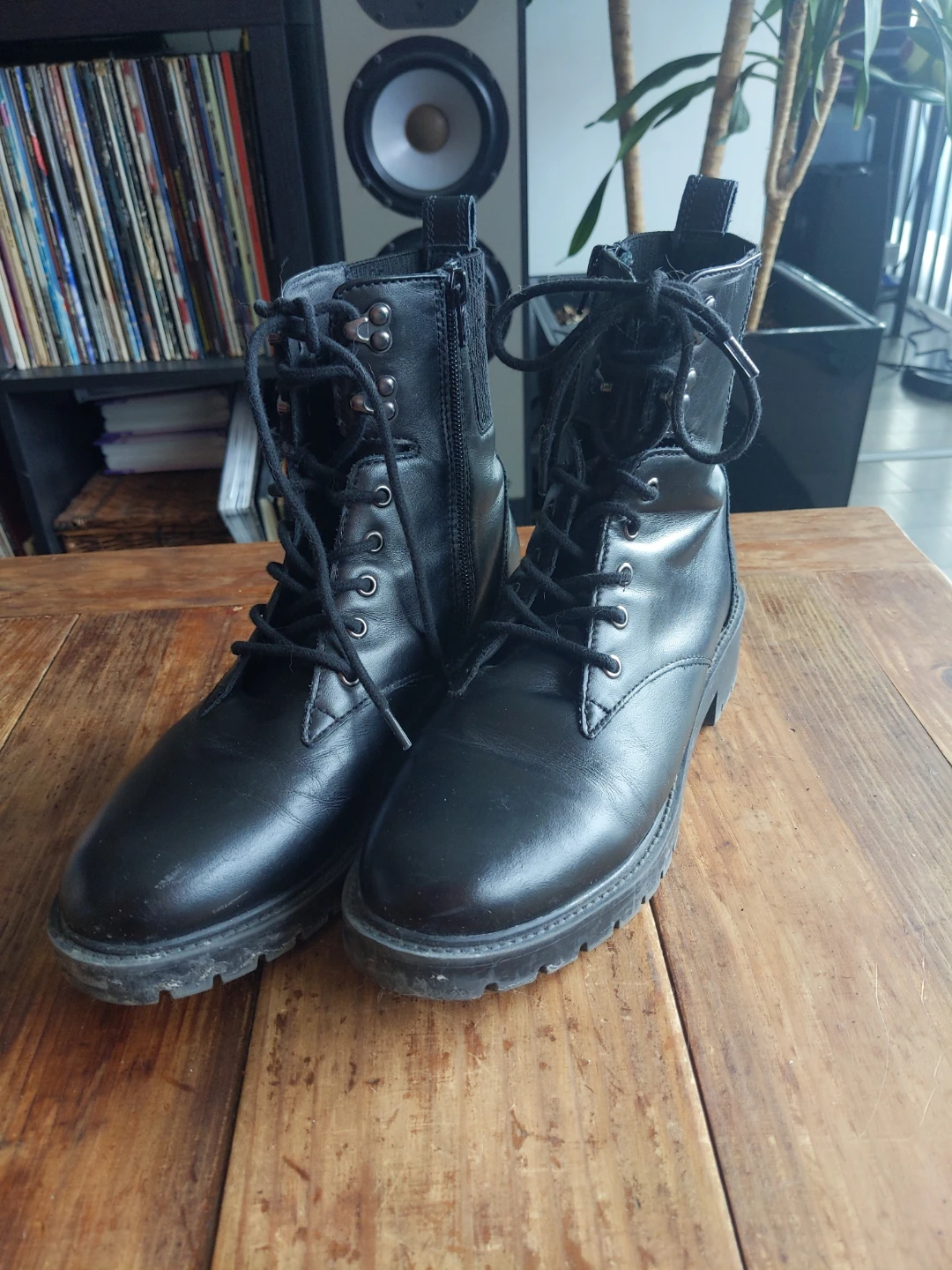 Black Leather Combat Boots. Size 9 - photo 4