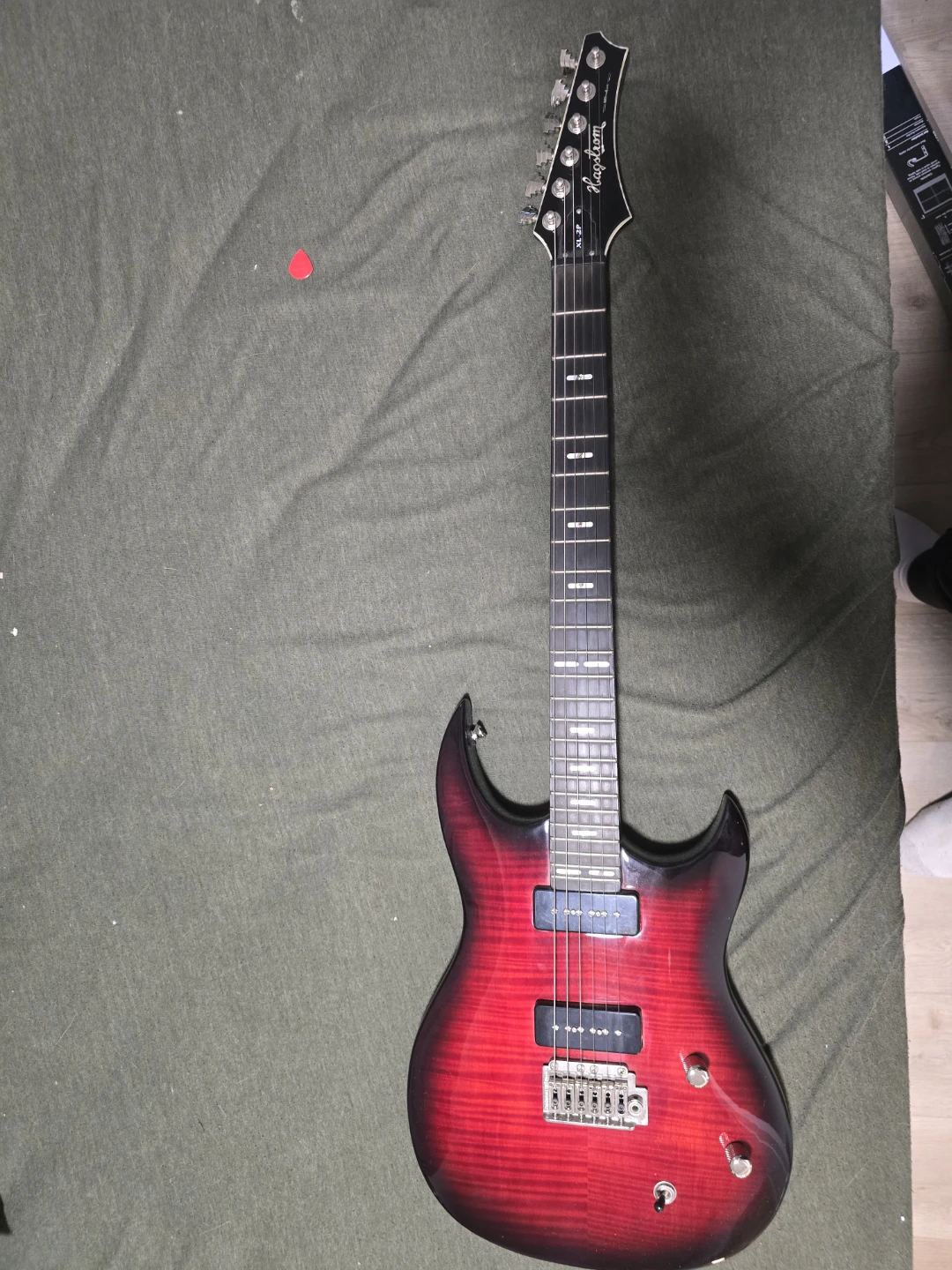 Electric Guitar - photo 2