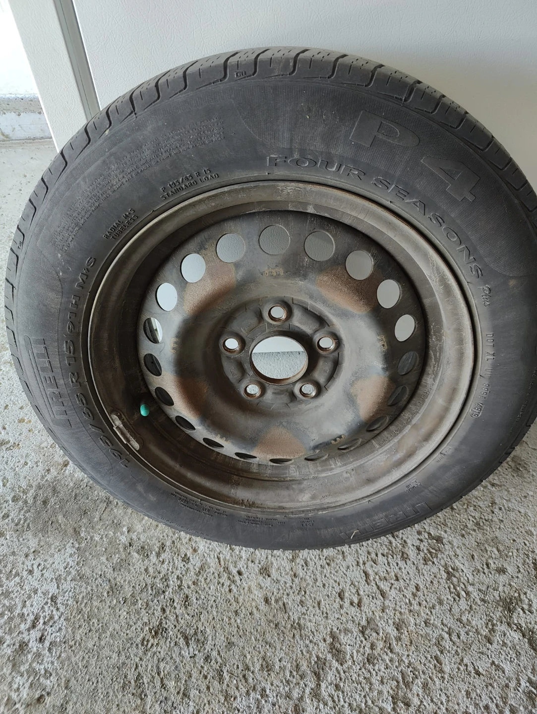Pirelli Four Seasons Tire 195/65R15 with Rims Honda Civic