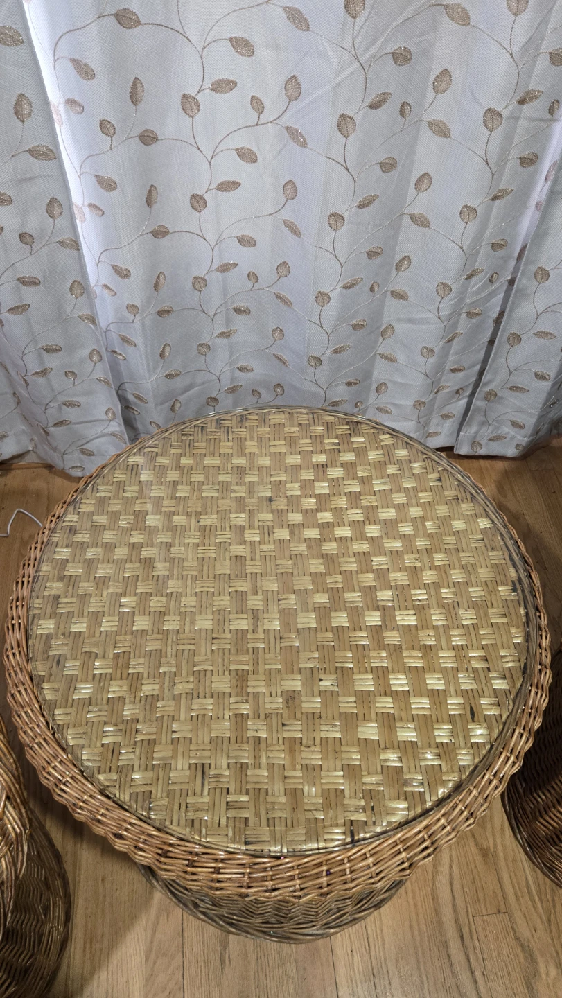 1960's Vintage Wicker Accent Chairs and Side Table Set - photo 5