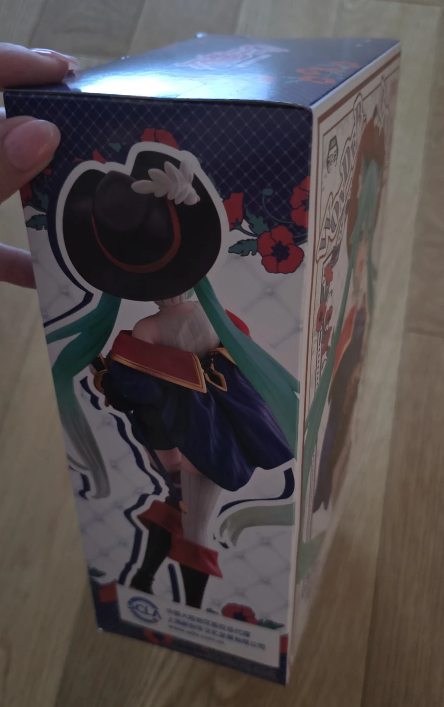 Hatsune Miku Wonderland Figure - photo 3