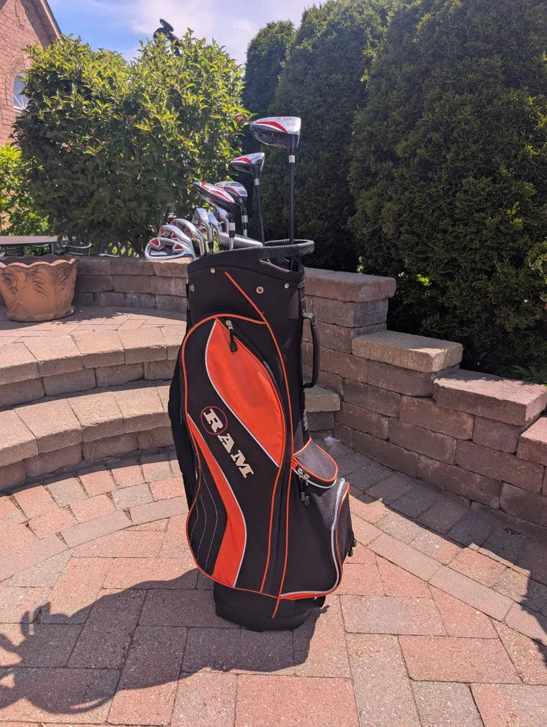 RAM Accubar V9 Golf Club Set with Bag - Men's right handed