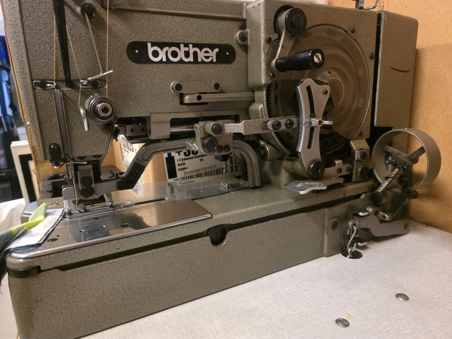 Commercial Button hole sewing machine