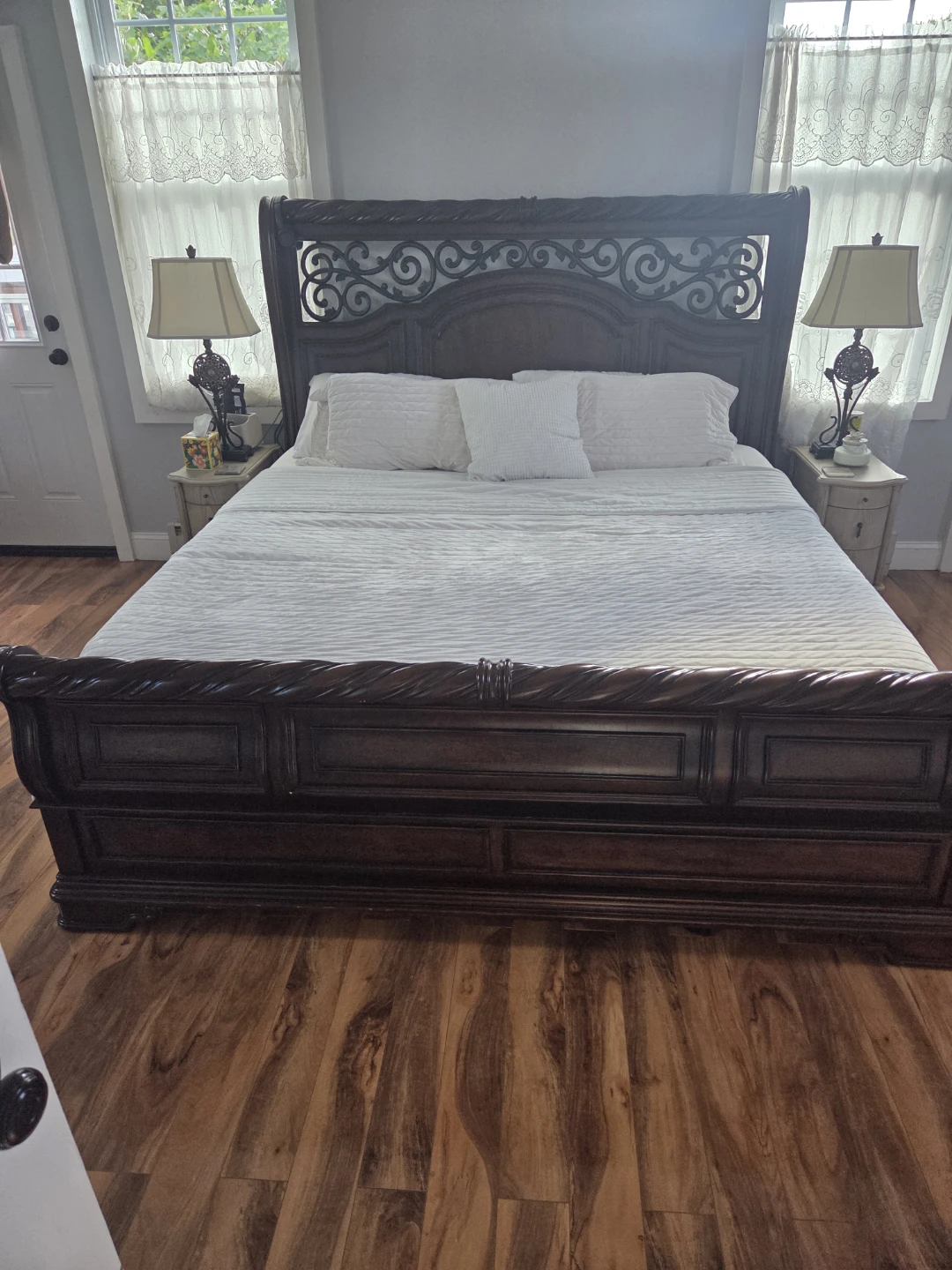 Beautiful king size bed frame solid wood
