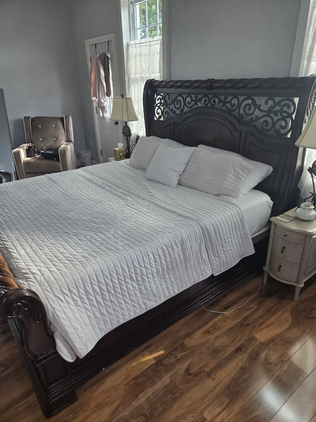 Beautiful king size bed frame solid wood - photo 2