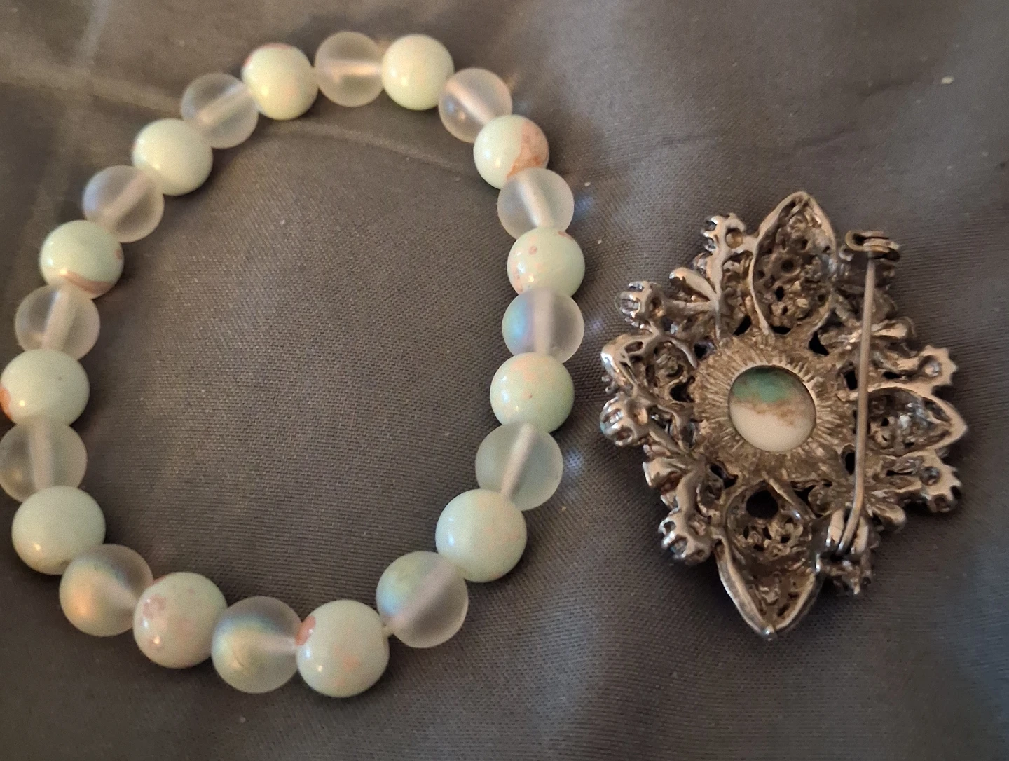 Beaded Bracelet and Brooch Set - photo 3