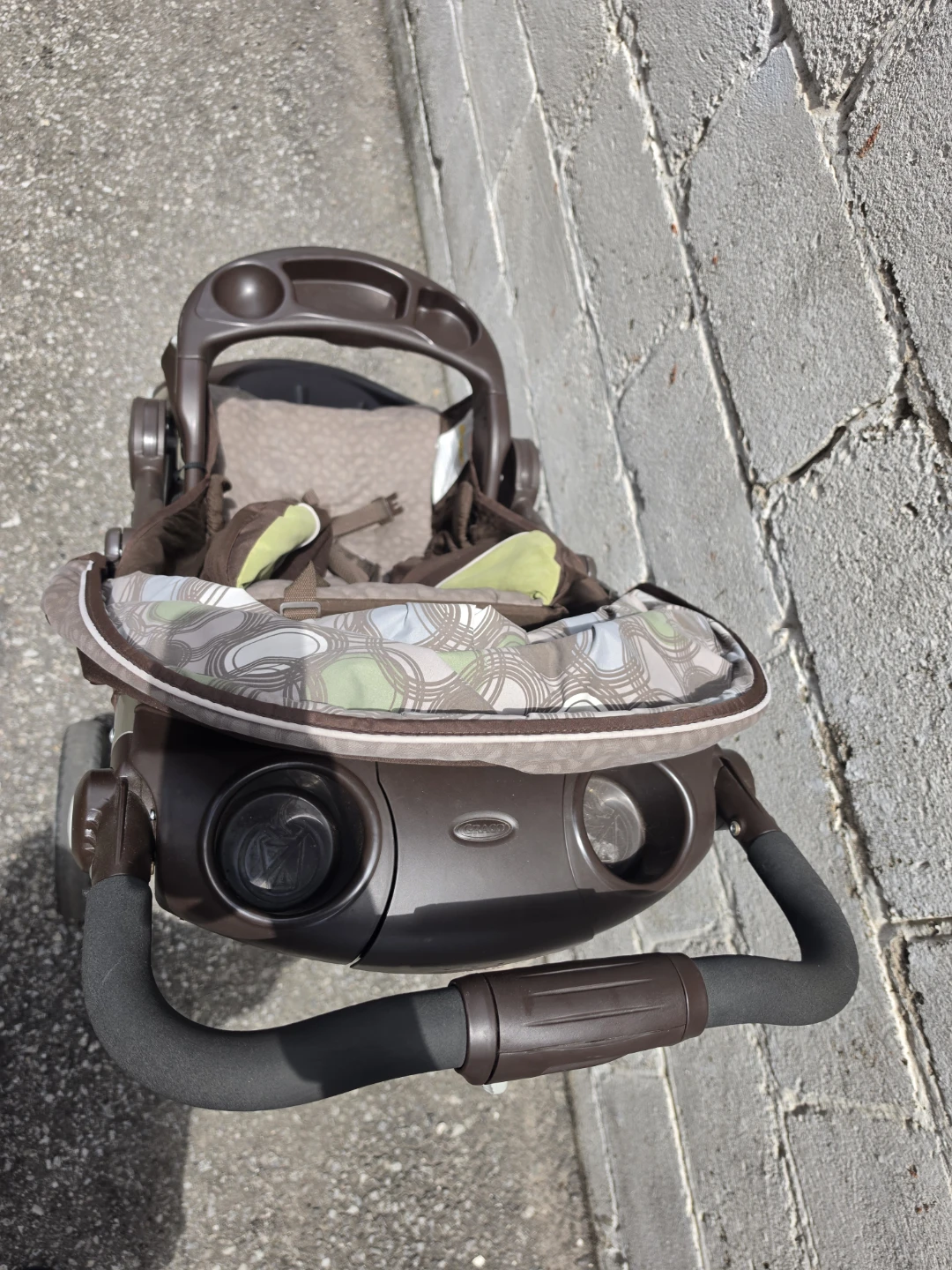 Graco Baby Stroller & little tikes bike - photo 3