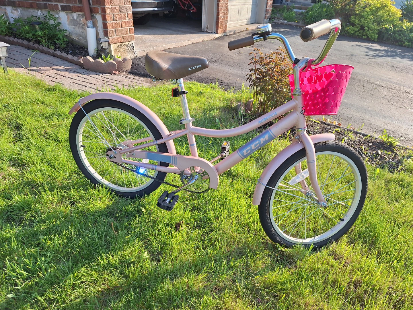 Pink CCM Girls' Bike with Basket - photo 3