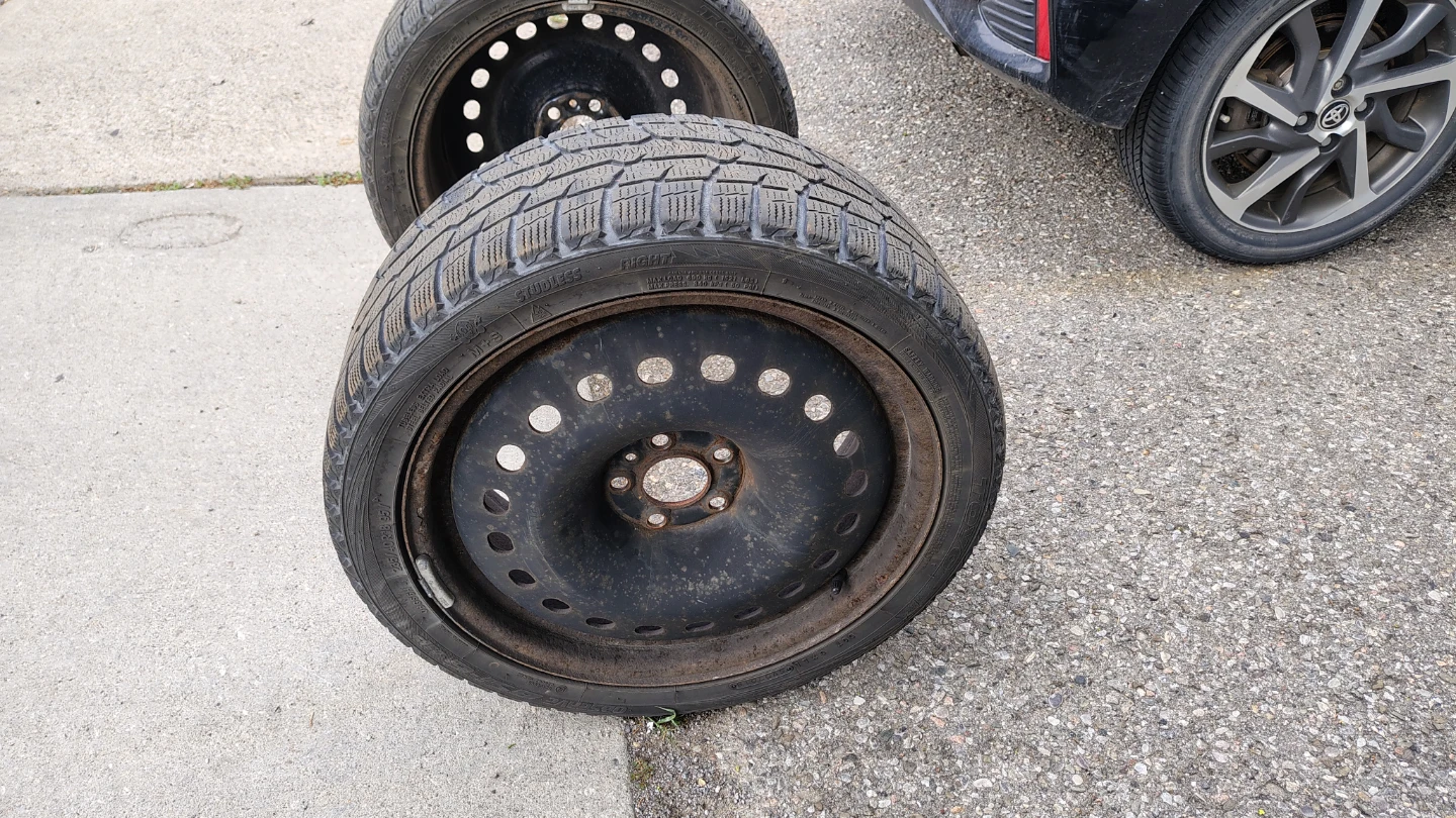 Set of 4 Winter Tires with Rims - photo 2