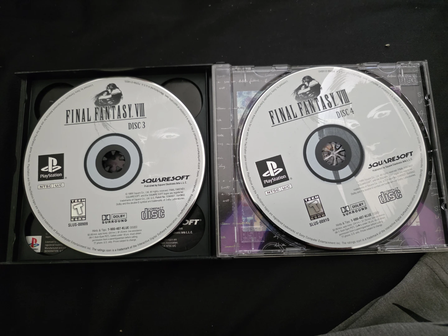 Final Fantasy VIII PlayStation 1 Game - photo 2