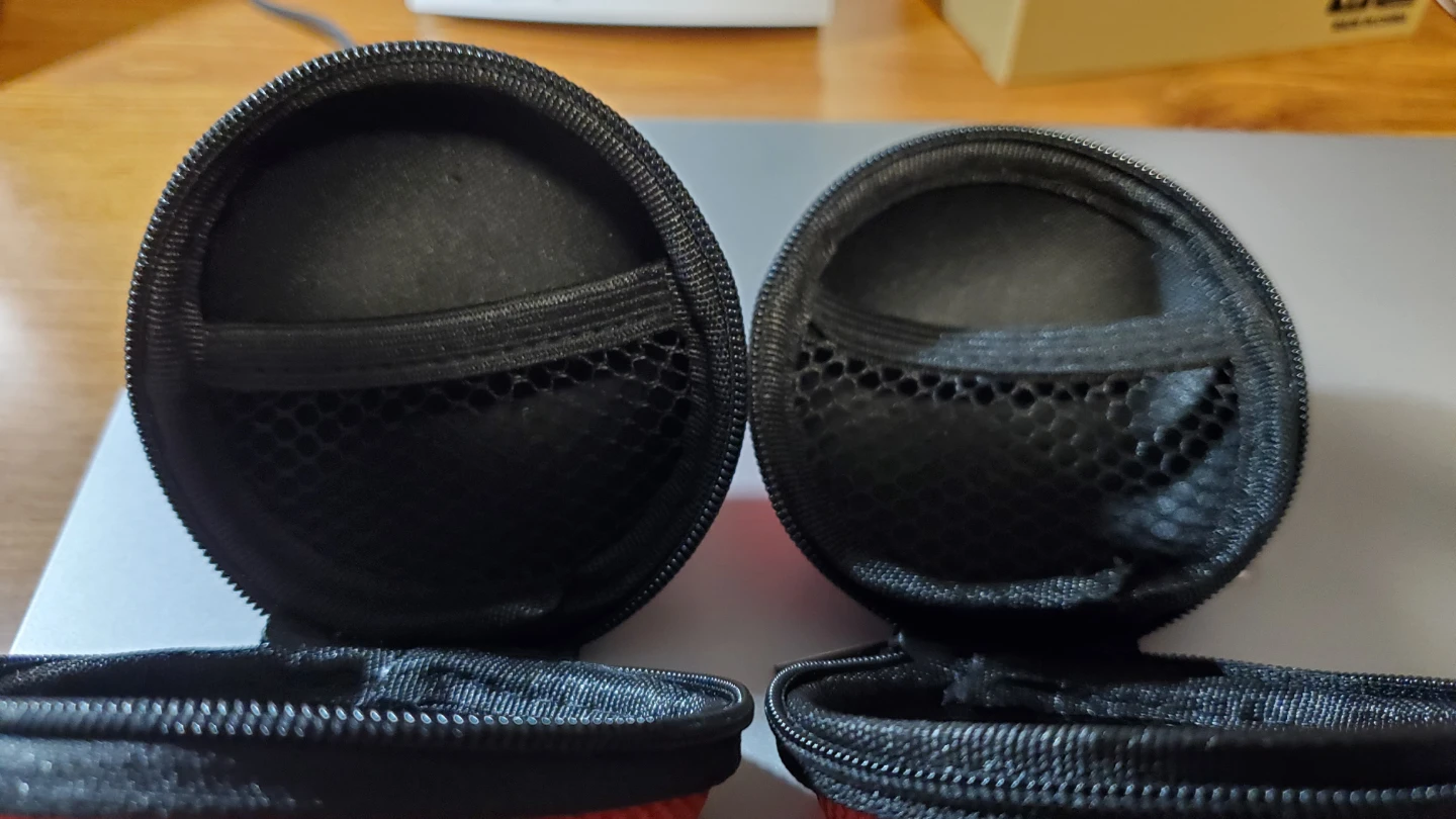 Two Red Round Zippered Cases - photo 2