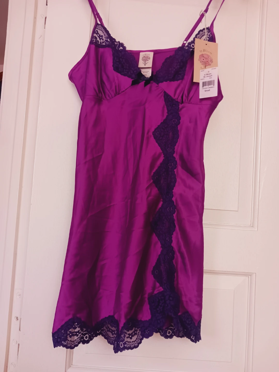 New !! Purple Lace Trim Nightgown  or Dress. Small. - photo 4