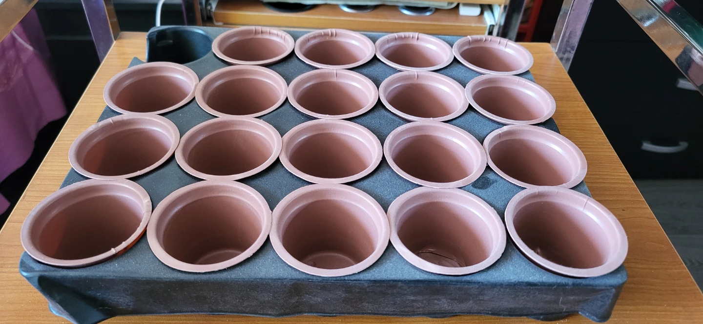 19-Cell Seed Starting Tray with Pots - photo 2