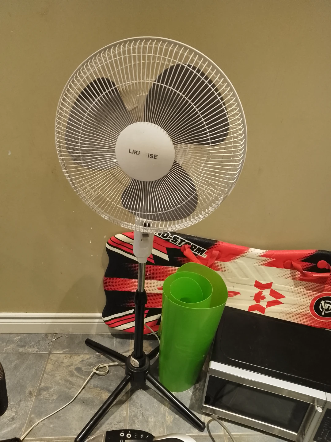 Keurig K-Express Coffee Maker; vacuum cleaner; fan; oven - photo 2