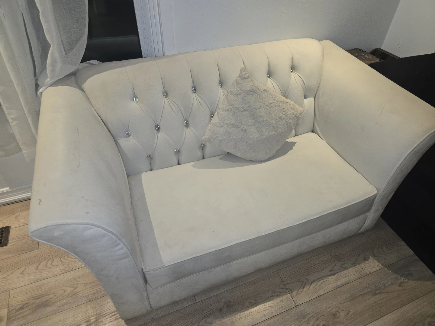 3 piece Tufted Sofa set with Crystal Accents - photo 2